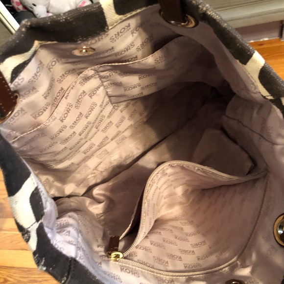 Michael Kors Tote - Picture 4 of 6